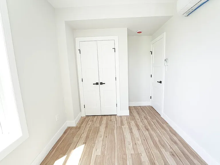 689 6th Ave #2 — Photo 10