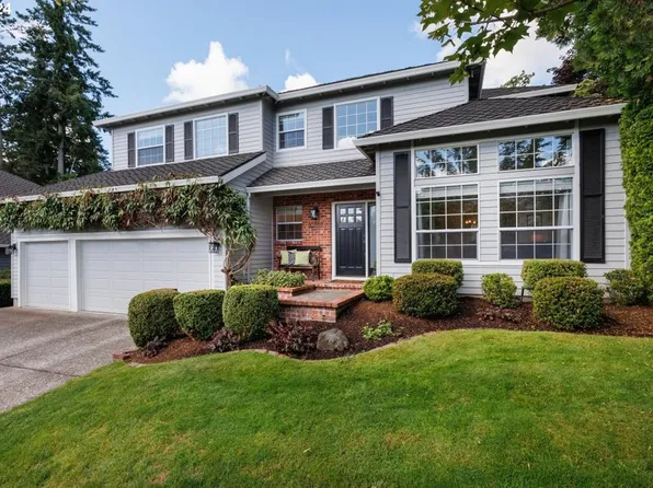 10707 SW Heron Cir, Beaverton, OR 97007