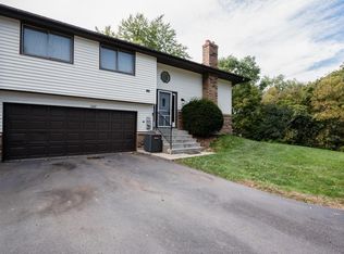 1669 Hickory Hl, Eagan, MN 55122