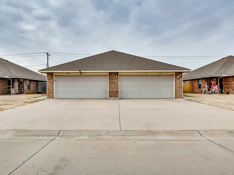 1407 Macalpine St — Photo 1