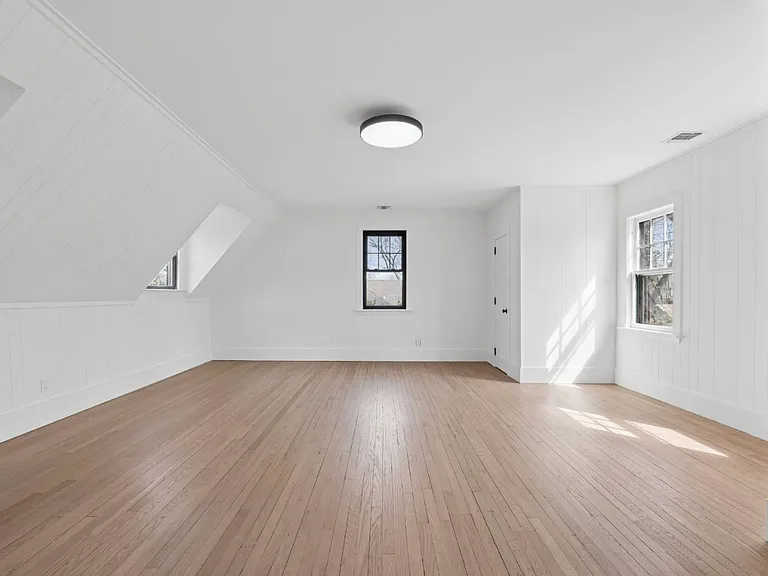 18 Lake Side Dr — Photo 16