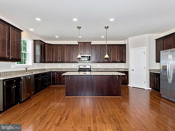 2nd image of 108 Ports Cir