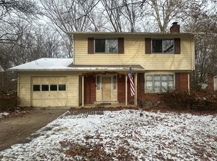 5104 Pommeroy Dr, Fairfax, VA 22032