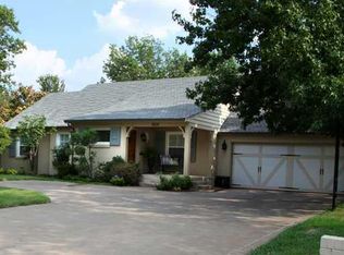 1820 Coventry Ln, Nichols Hills, OK 73120