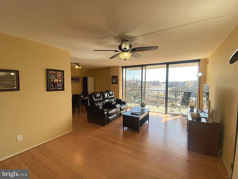 118 Monroe St #709 — Photo 14