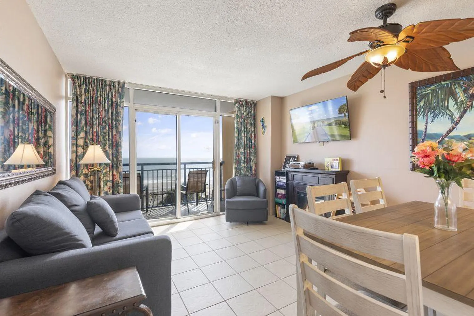 2 bed, 2.0 bath, 990 sqft, $4,530 — Photo 2