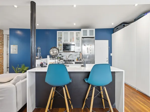 158 New York Avenue image 7 of 15