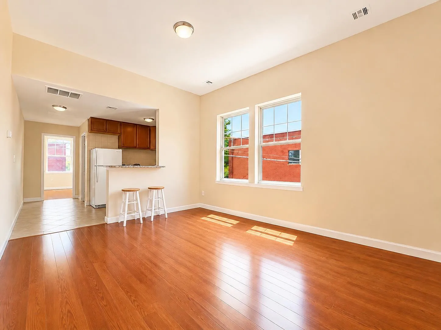 1 bed, 1.0 bath, $1,700 — Photo 3