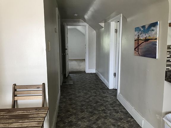 3rd image of 405 S University St Room 3