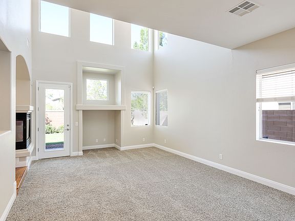 4th image of 11456 Diveley Ave