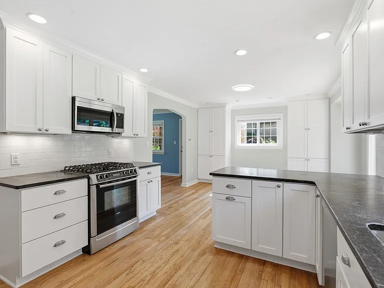 257 Moreland Rd — Photo 15