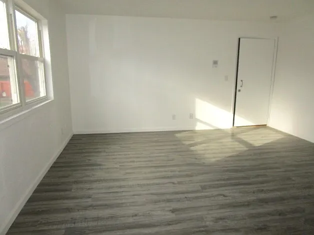 2515 W Westport Rd — Photo 8