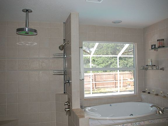 4th image of 135 Clubview Dr #136