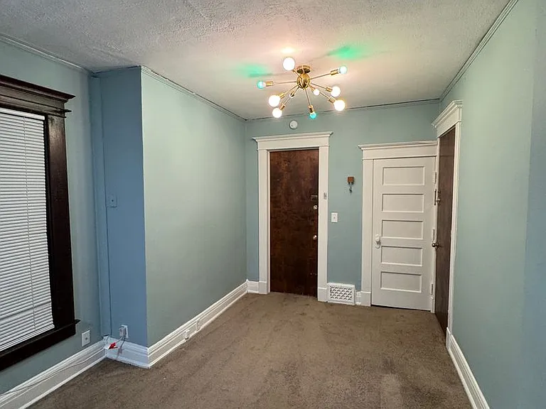 1338 Washtenaw Ave — Photo 4