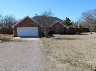 303 Summit Cir, Durant, OK 74701