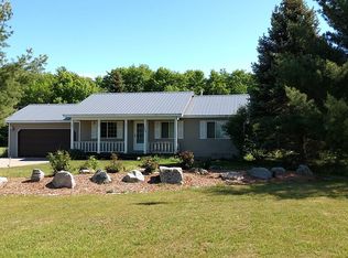 605 Beckon Rd, Pellston, MI 49769