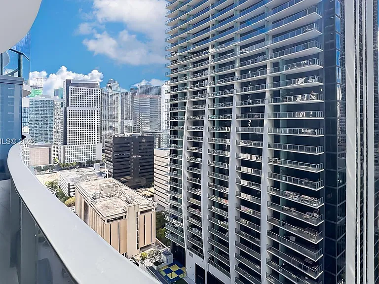 1000 Brickell Plz #2603 — Photo 31