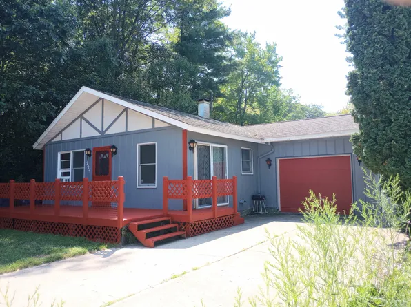 223 Mallard Ave, Houghton Lake, MI 48629