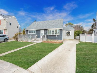 20 Marlon Avenue, Bethpage, NY, 11714