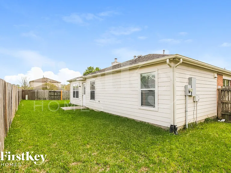 4750 Markham Woods Ct — Photo 15