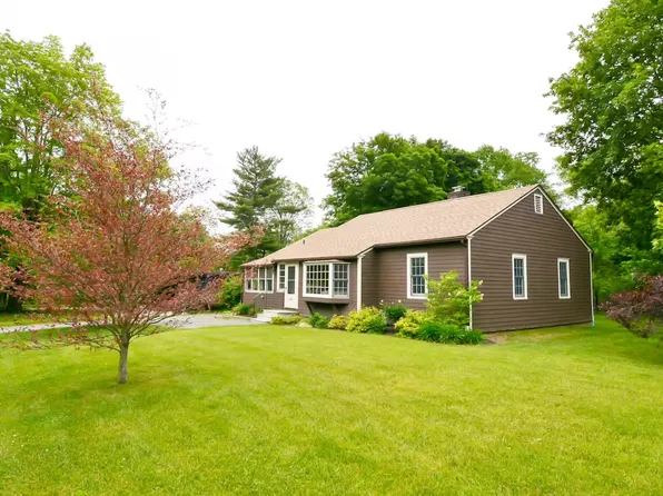 149 Castle Hill Ave, Great Barrington, MA 01230