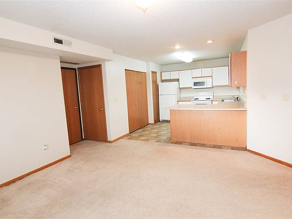 5th image of 110 Vicky Ln Unit 4