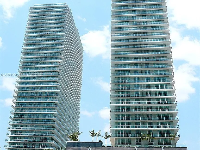 1111 SW 1st Ave #20234N — Photo 1