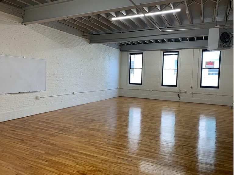 145 Pearl St — Photo 3