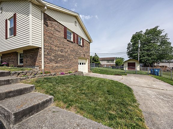 3rd image of 613 Longview Rd