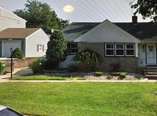20 Lavern St, Sayreville, NJ