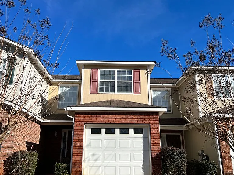 121 S Springview Dr — Photo 1
