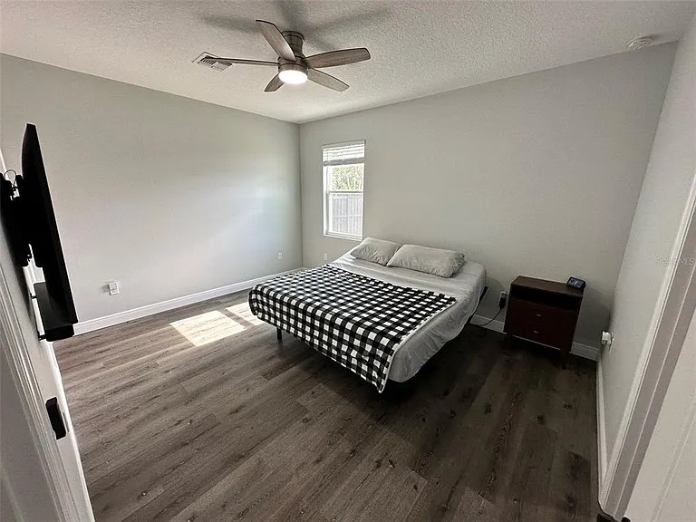 1361 Sacramento St — Photo 11