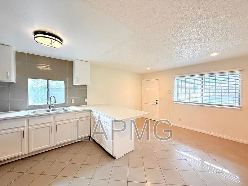 1 bed, 1.0 bath, 632 sqft, $1,645 — Photo 3