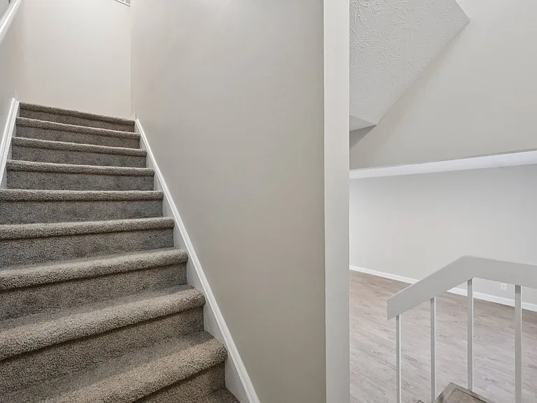 Pier 39 Apartments & Townhomes — Photo 71