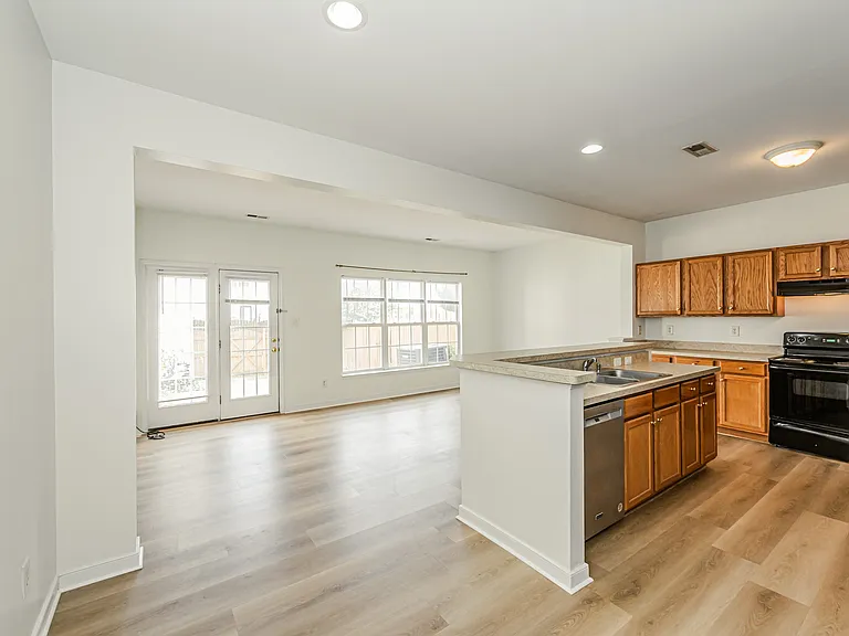 1429 New Haven Ct — Photo 18