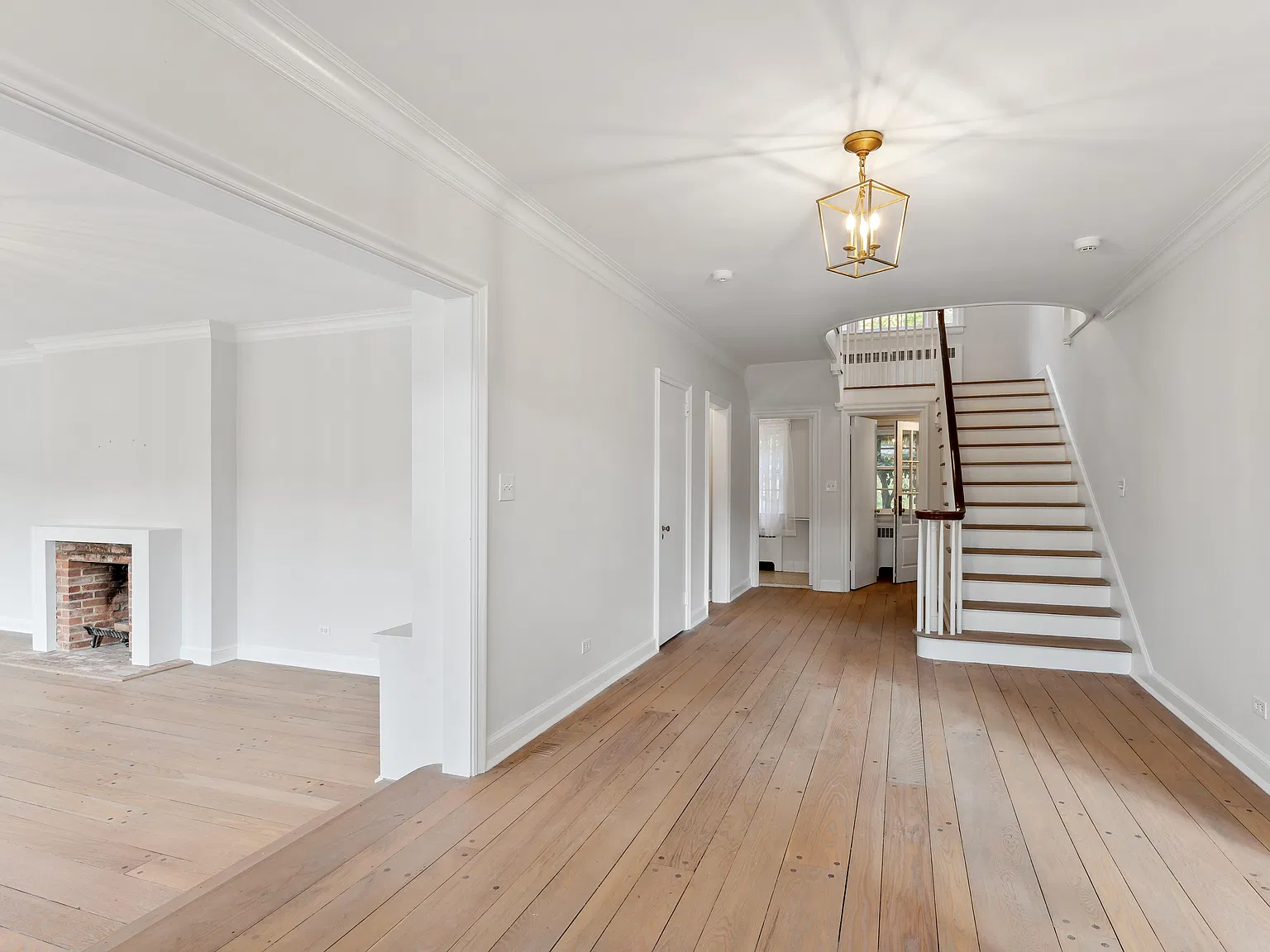 5 bed, 6.5 bath, 4024 sqft, $15,750 — Photo 3