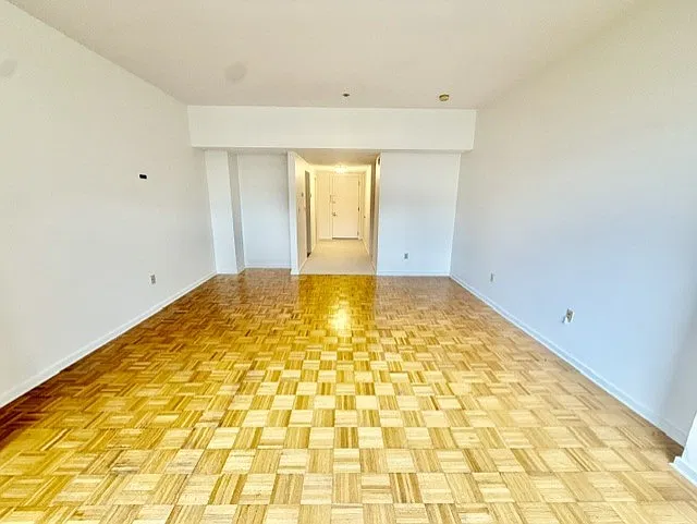 Studio, 553 sqft, $3,150 — Photo 4