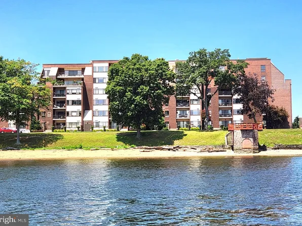 5100 Convent Ln APT 408, Philadelphia, PA 19114