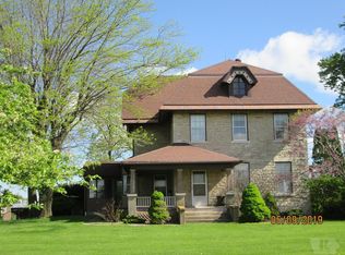 7028 S Gear Ave, Burlington, IA 52601