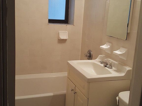 5th image of 330 W 55th St APT 1K