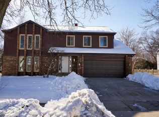 815 W Nichols Rd, Arlington Heights, IL 60004