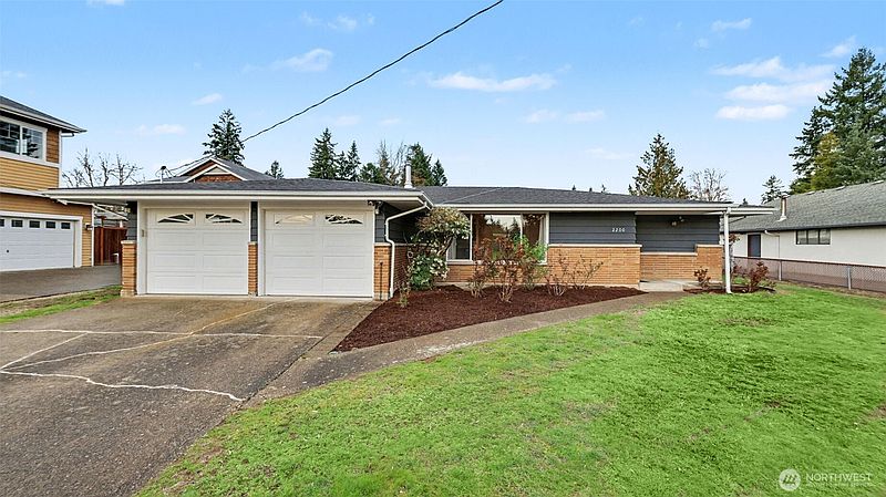 4th image of 2200 NE 12th