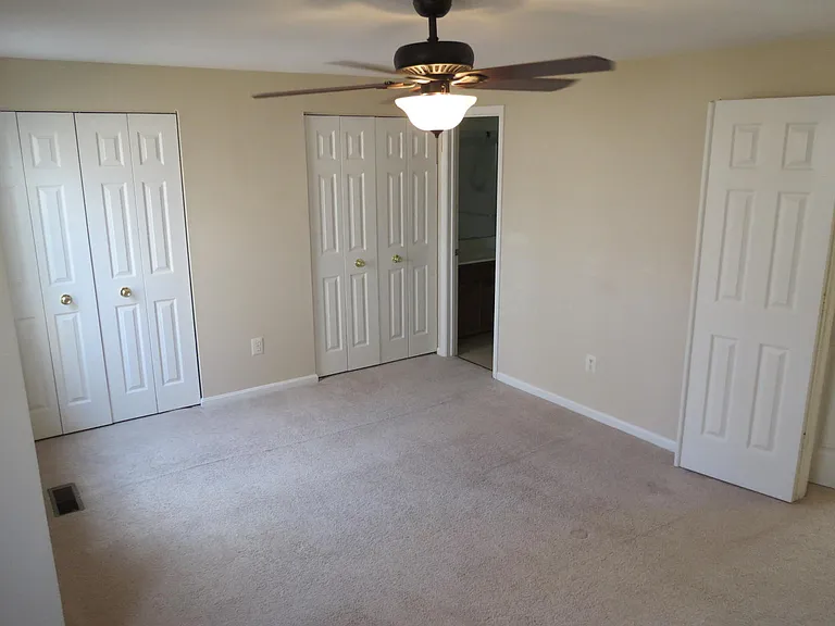 2208 Wimbledon Cir — Photo 26