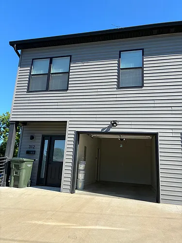 312 Lincoln St Photo 1