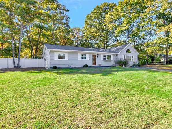 22 Milldown Road, Yaphank, NY 11980