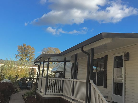 2nd image of 49798 Berkshire Dr E