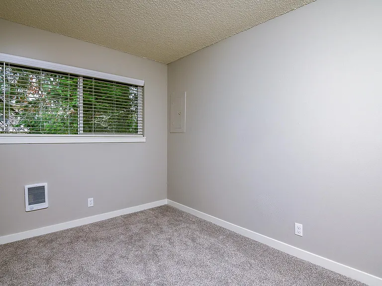 The Hideaway | Bedroom with Wall to Wall Carpet