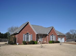 272 Chapel Creek Dr, Jackson, TN 38305