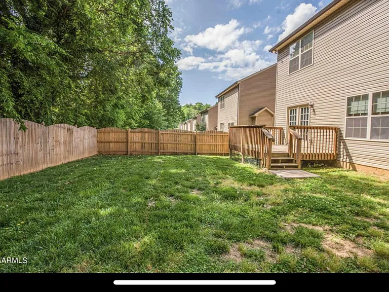 1608 Silver Spur Ln — Photo 14