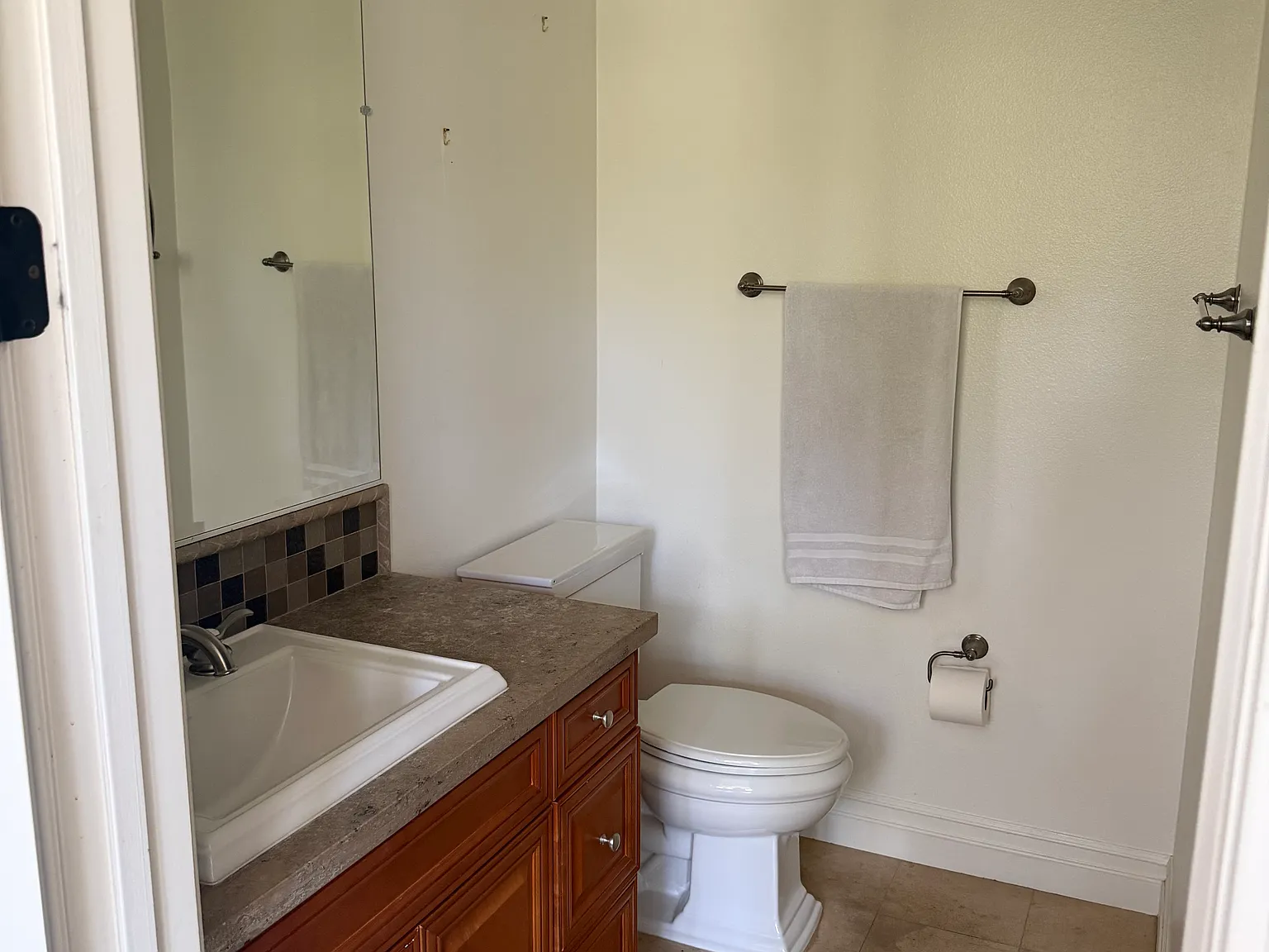 2 bed, 1810 sqft, $1,900 — Photo 2